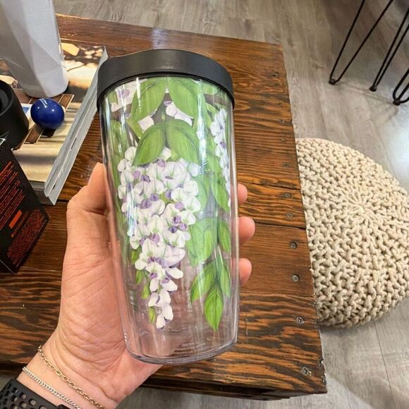 Tervis 16 oz Floral Tumbler Insulated Cup with Black Lid Hydrangea Design - Picture 2 of 5